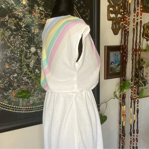 VTG Fashion Place polyester Union Made Dress! White with Pastels. USA. Size 10p. - Picture 3 of 15